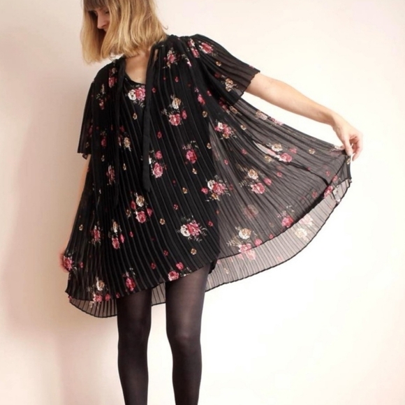 Zara accordian dress/romper - Picture 3 of 5